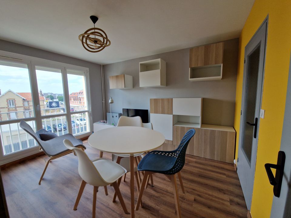 Apartament a Saint-Julien-les-Villas, Aube - foto 1