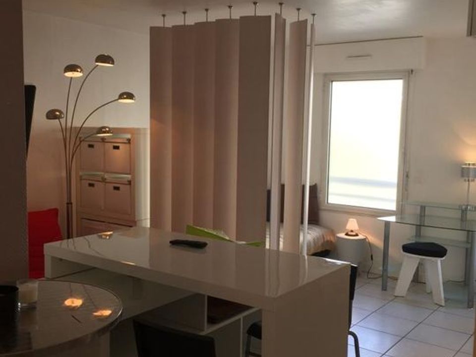 Apartment in Marseille, Bouches-du-Rhone - photo 1
