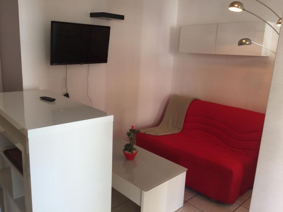 Apartment in Marseille, Bouches-du-Rhone - photo 2