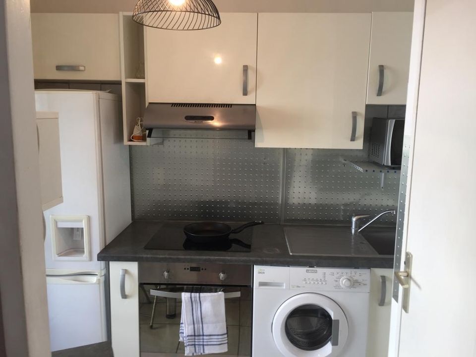 Apartment in Marseille, Bouches-du-Rhone - photo 3