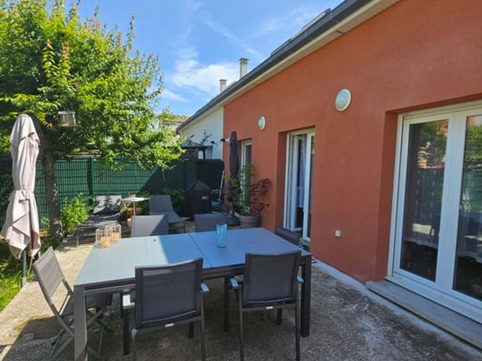 Villa in La Norville, Essonne - photo 1
