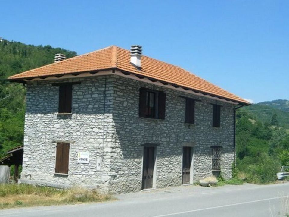 Villa - Castelletto Uzzone, Cuneo - photo 1