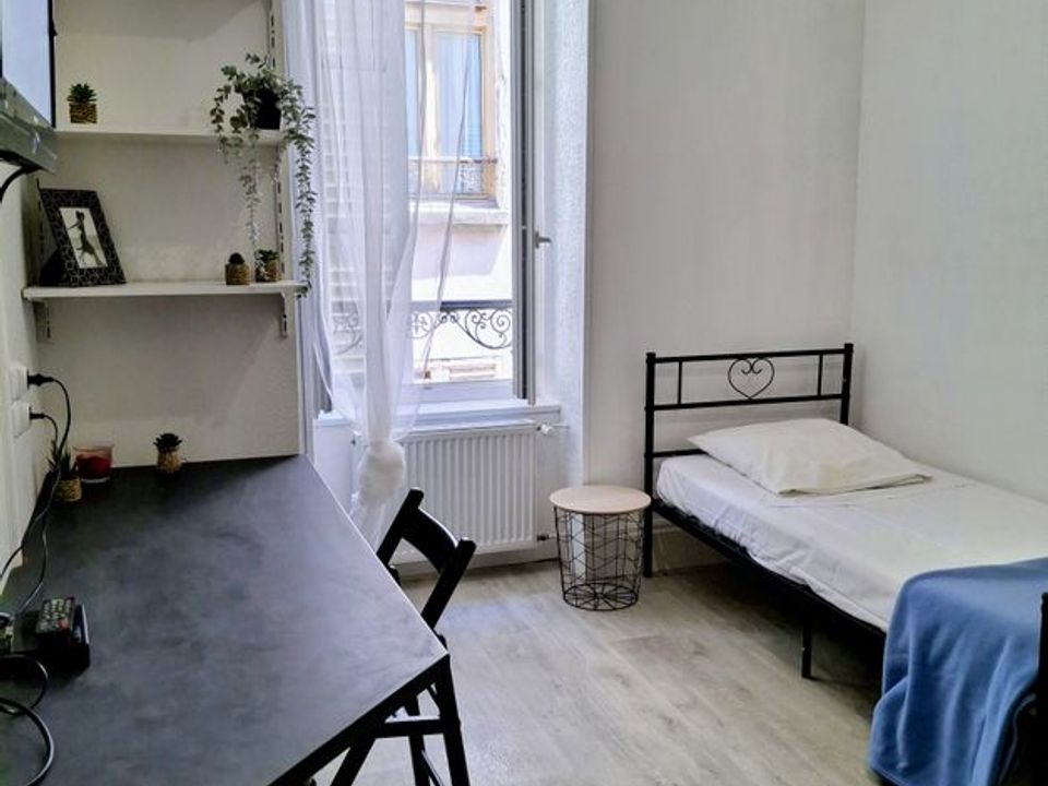 Studio in Vichy, Allier - photo 1