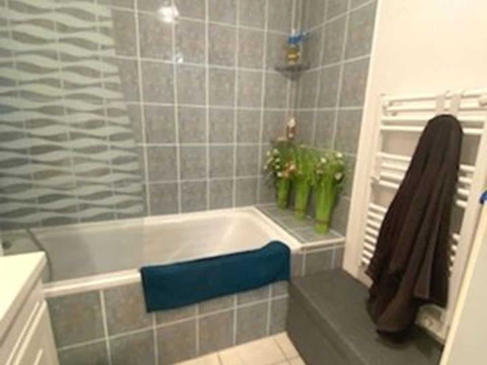 Apartment in Lisieux, Calvados - photo 5