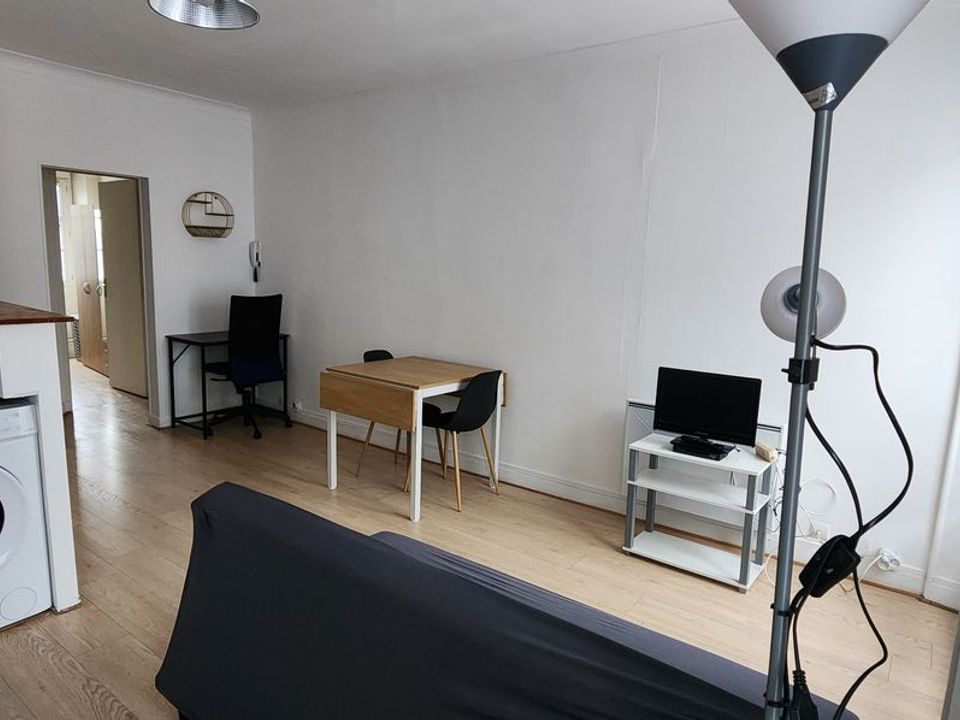 Apartment in Le Mans, Sarthe - photo 2