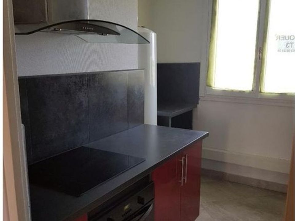 Apartment in Roanne, Loire - photo 2