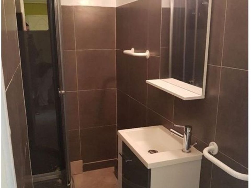 Apartment in Roanne, Loire - photo 3