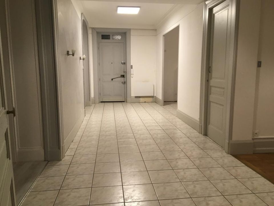 Apartment in Rive-de-Gier, Loire - photo 4