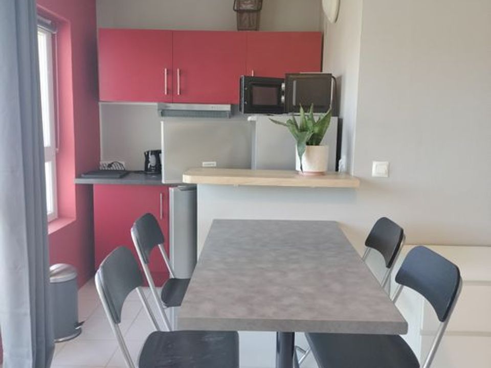 Estudi a Saint-Etienne, Loire - foto 1