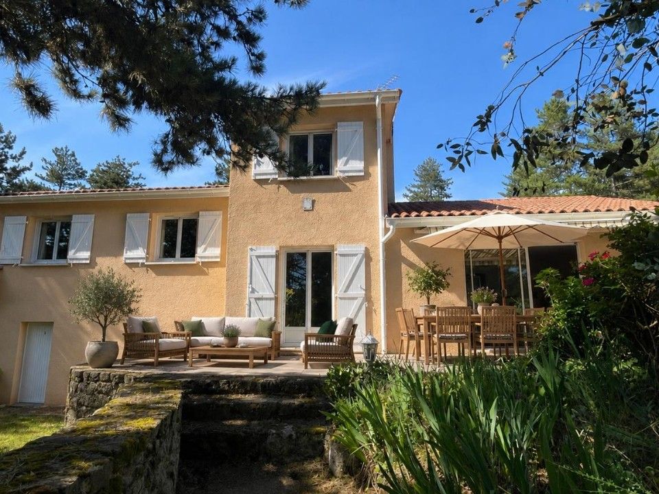 Villa in Salvizinet, Loire - foto 1