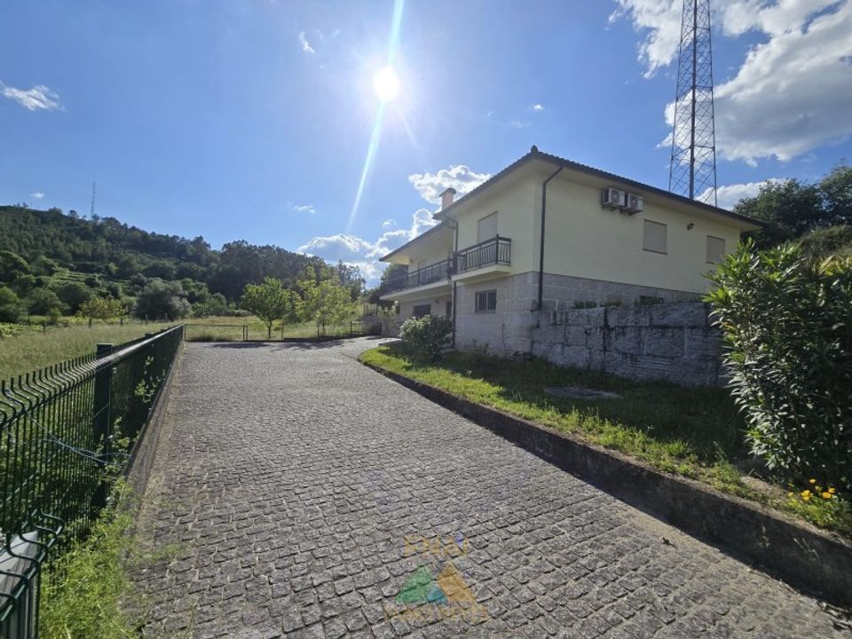 Villa i Arcos de Valdevez, Viana do Castelo - foto 1