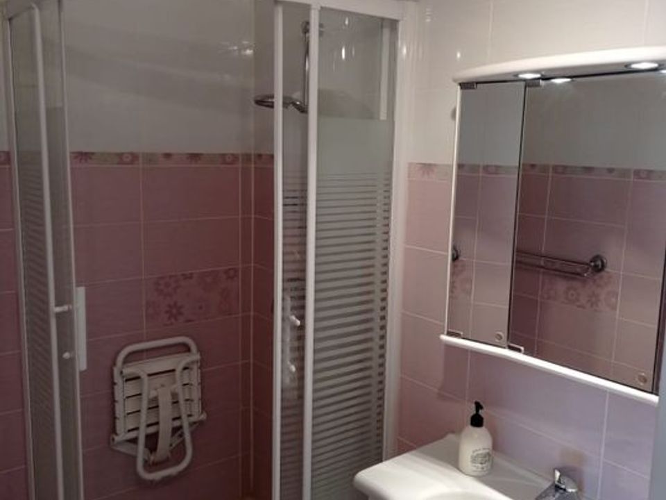 Apartment in Montargis, Loiret - photo 3