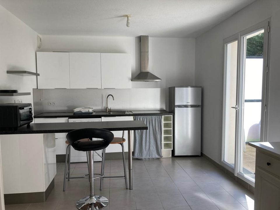 Studio in Bouc-Bel-Air, Bouches-du-Rhone - photo 1