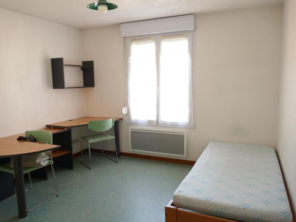 Estudi a Saint-Etienne, Loire - foto 1