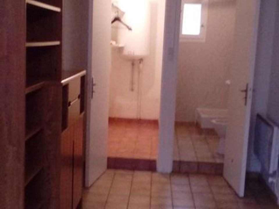 Studio in Le Creusot, Saone-et-Loire - photo 3