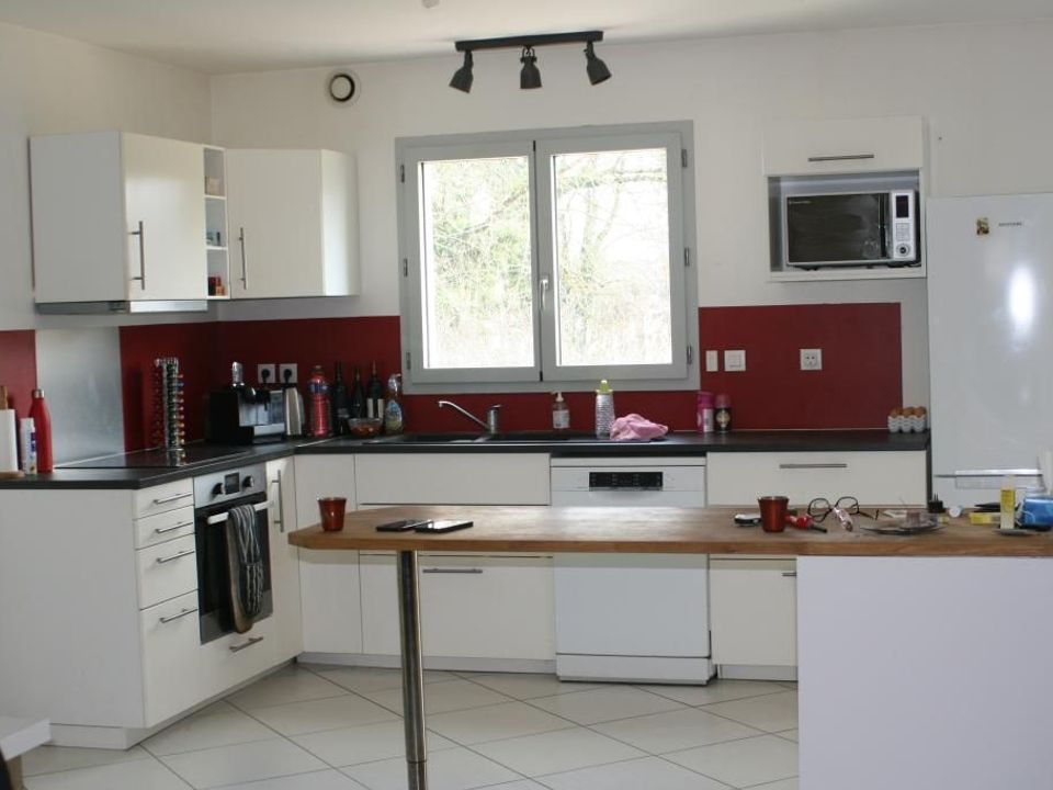 Villa in Saint-Quentin-Fallavier, Isere - photo 4