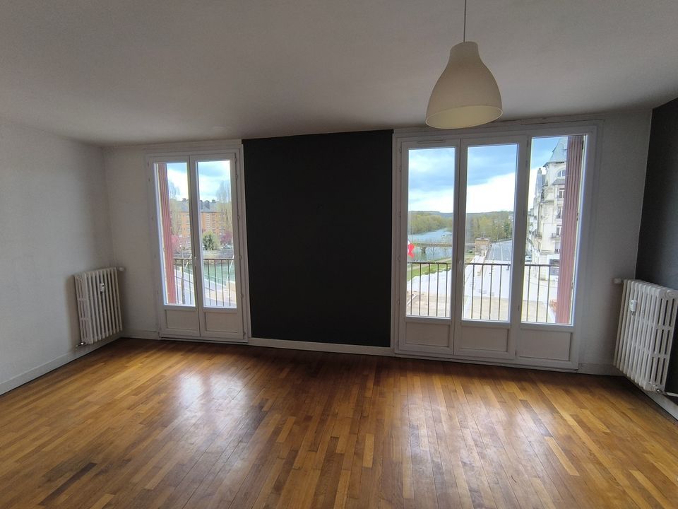 Apartment in Charleville-Mézières, Ardennes - photo 2