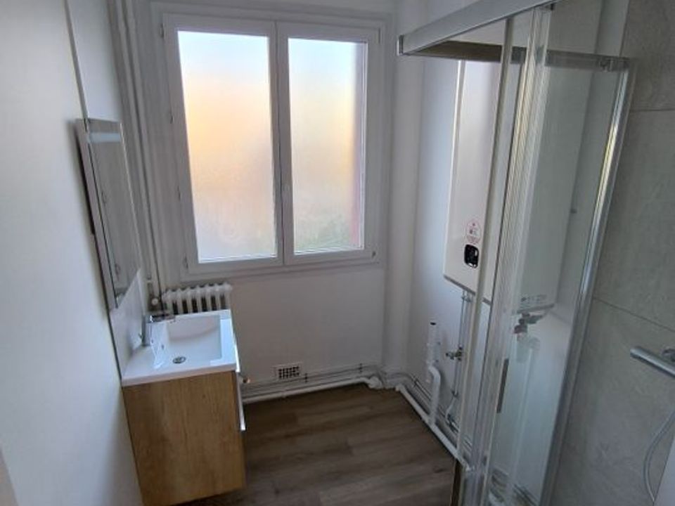 Apartment in Charleville-Mézières, Ardennes - photo 5