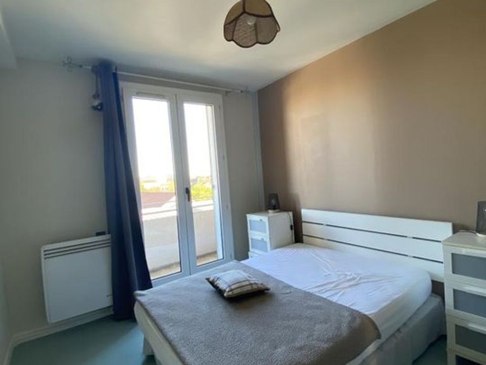 Apartment in Troyes, Aube - photo 2