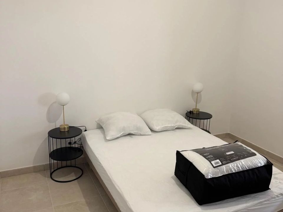 Lejlighed i Saint-Laurent-du-Var, Alpes-Maritimes - foto 4