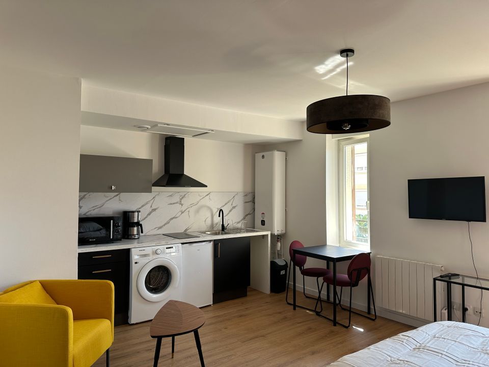 Studio in Saint-Etienne, Loire - photo 1
