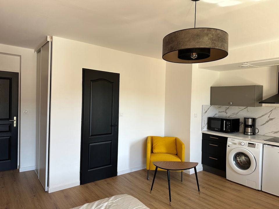 Studio in Saint-Etienne, Loire - photo 2