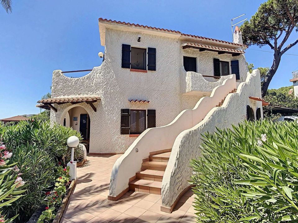 Villa in Pula, Cagliari - foto 1