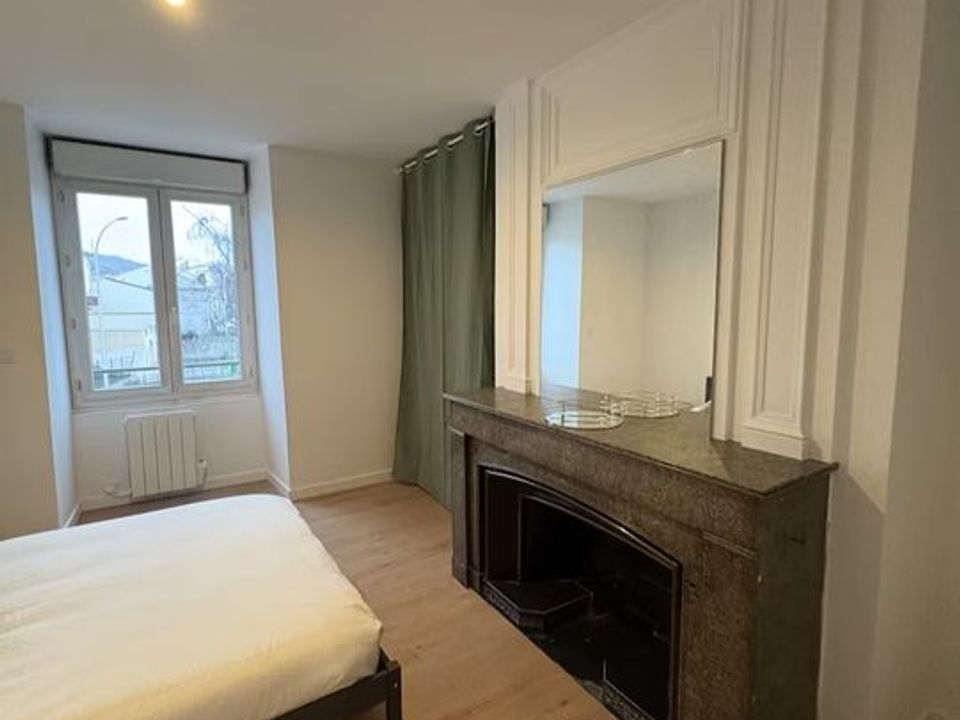 Apartment in Rive-de-Gier, Loire - photo 3