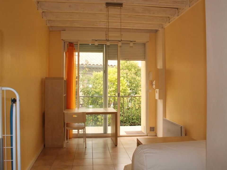 Apartment in Nimes, Gard - photo 3