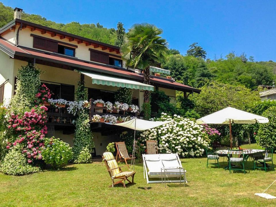 Villa in Lesa, Novara - foto 1