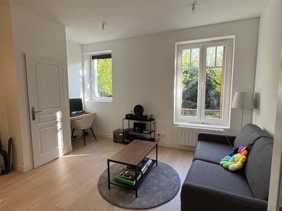 Studio in Tassin-la-Demi-Lune, Rhone - photo 1