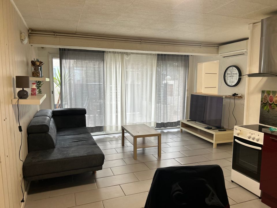 Villa en Vitrolles, Bouches-du-Rhone - foto 1