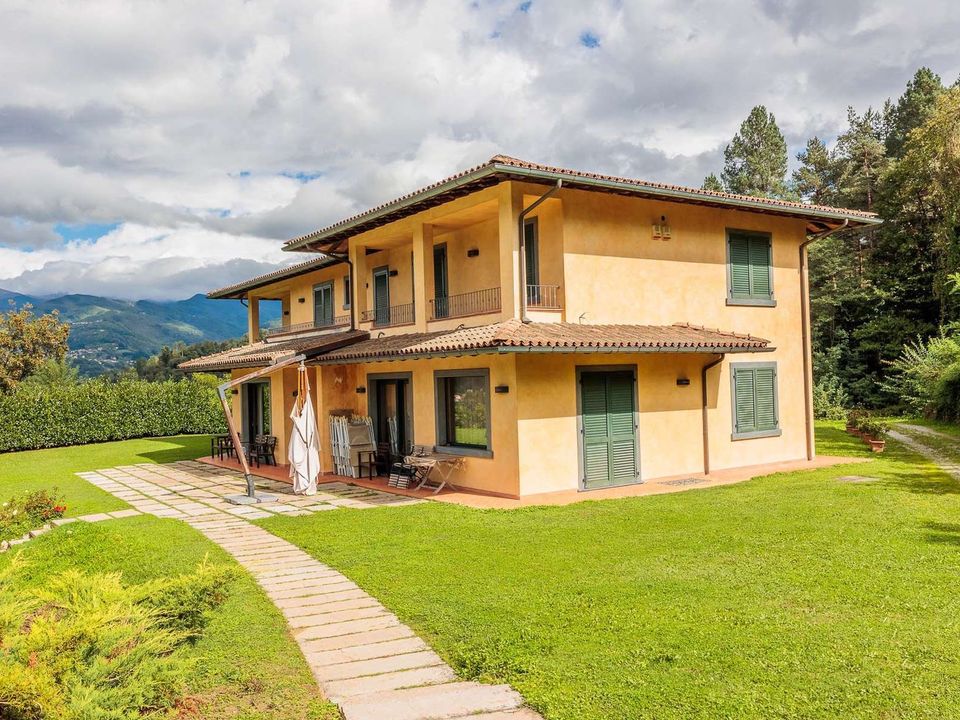 Villa i Castelnuovo di Garfagnana, Lucca - foto 1