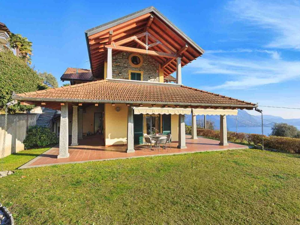Villa in Oggebbio, Verbano Cusio Ossola - foto 1