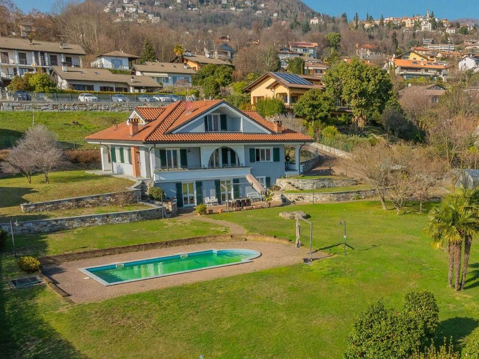 Villa in Arizzano, Verbano Cusio Ossola - foto 1