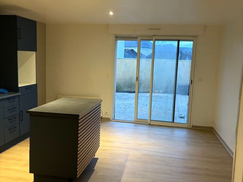 Apartment in Pontivy, Morbihan - photo 4