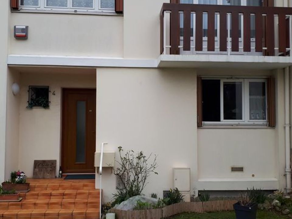 Studio in Pontoise, Val-d'Oise - photo 1