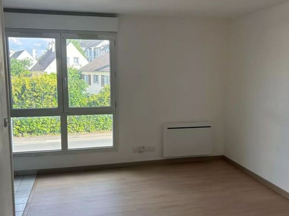 Apartment in Osny, Val-d'Oise - photo 2