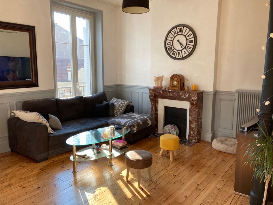 Apartment in Vichy, Allier - photo 1
