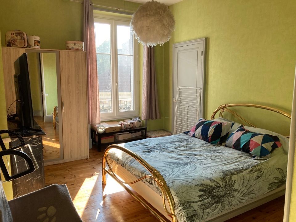 Apartment in Vichy, Allier - photo 5
