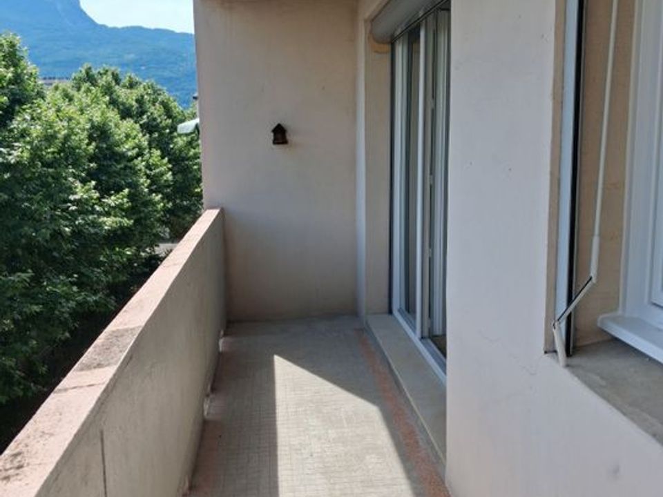 Apartment in Grenoble, Isere - photo 4
