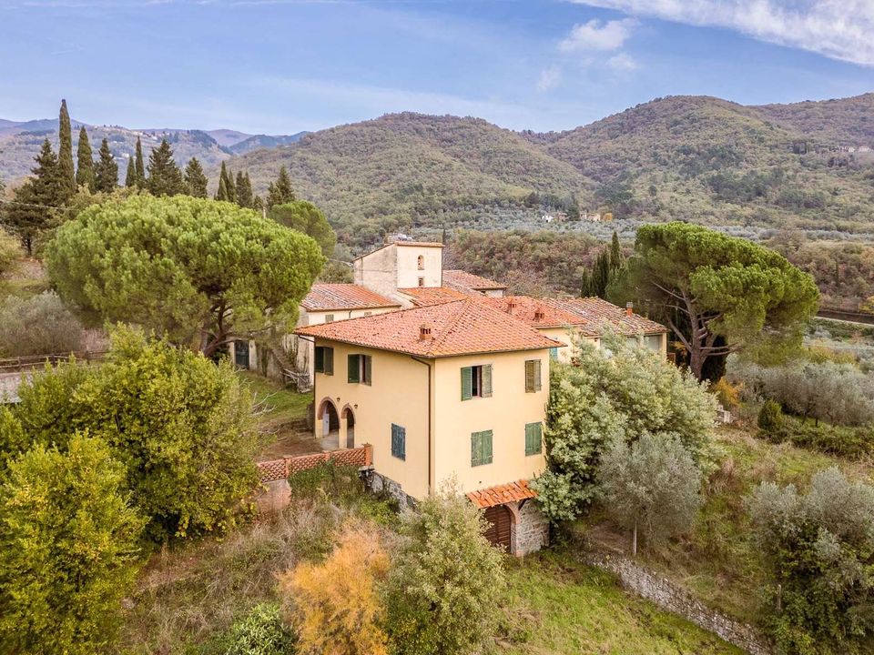 Farm hus i Loro Ciuffenna, Arezzo - foto 1