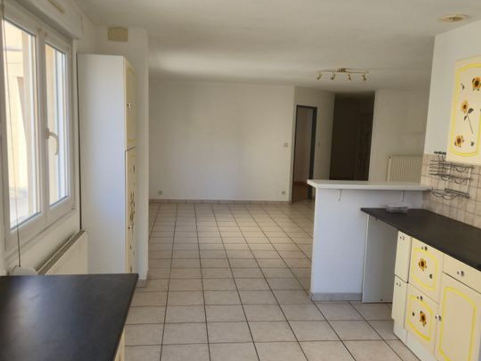 Apartment in Valentigney, Doubs - photo 2