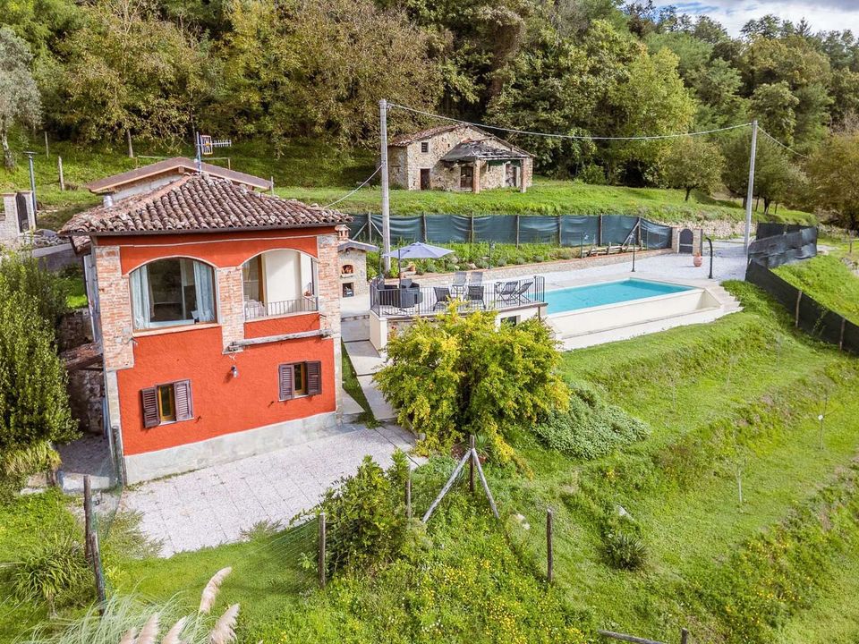 Farm hus i Castelnuovo di Garfagnana, Lucca - foto 1