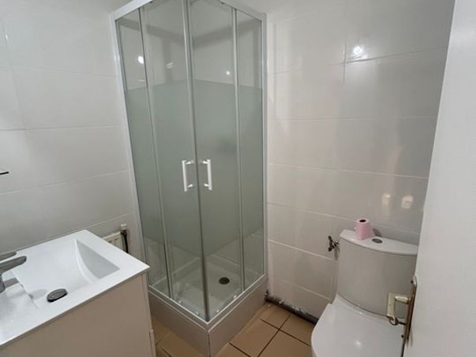 Apartment in Rive-de-Gier, Loire - photo 2