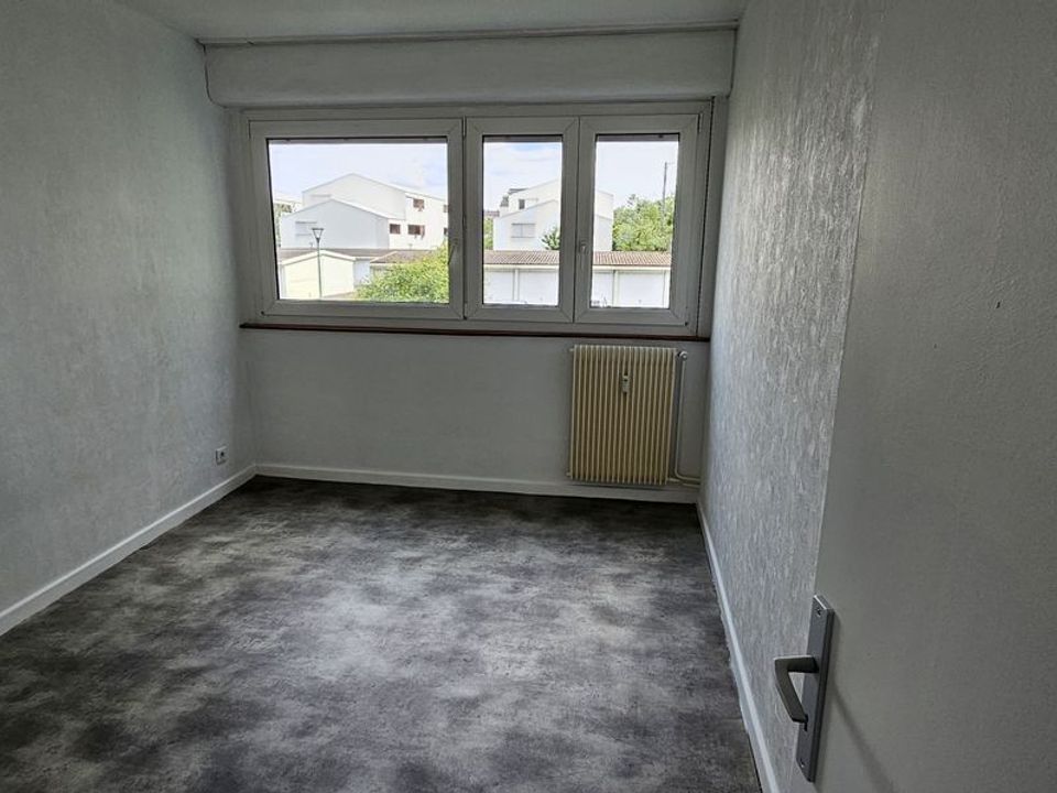Apartment in Riedisheim, Haut-Rhin - photo 4