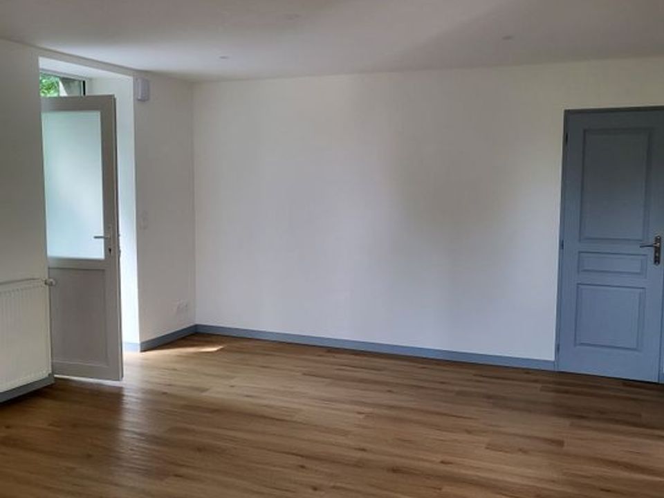 Apartment in Aydat, Puy-de-Dome - photo 1