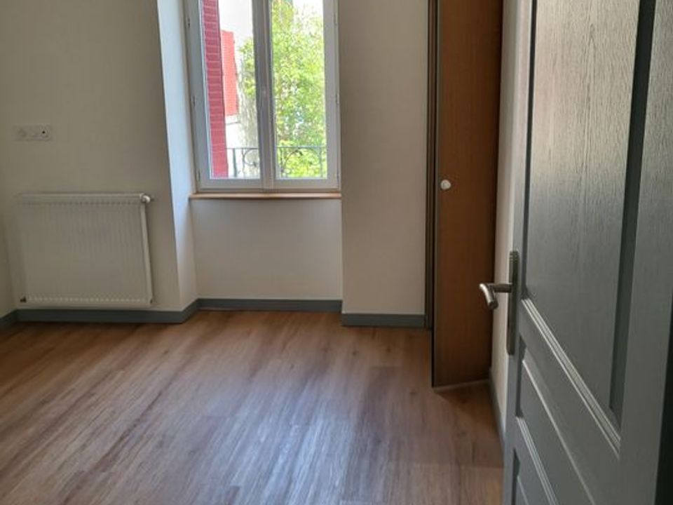 Apartment in Aydat, Puy-de-Dome - photo 3