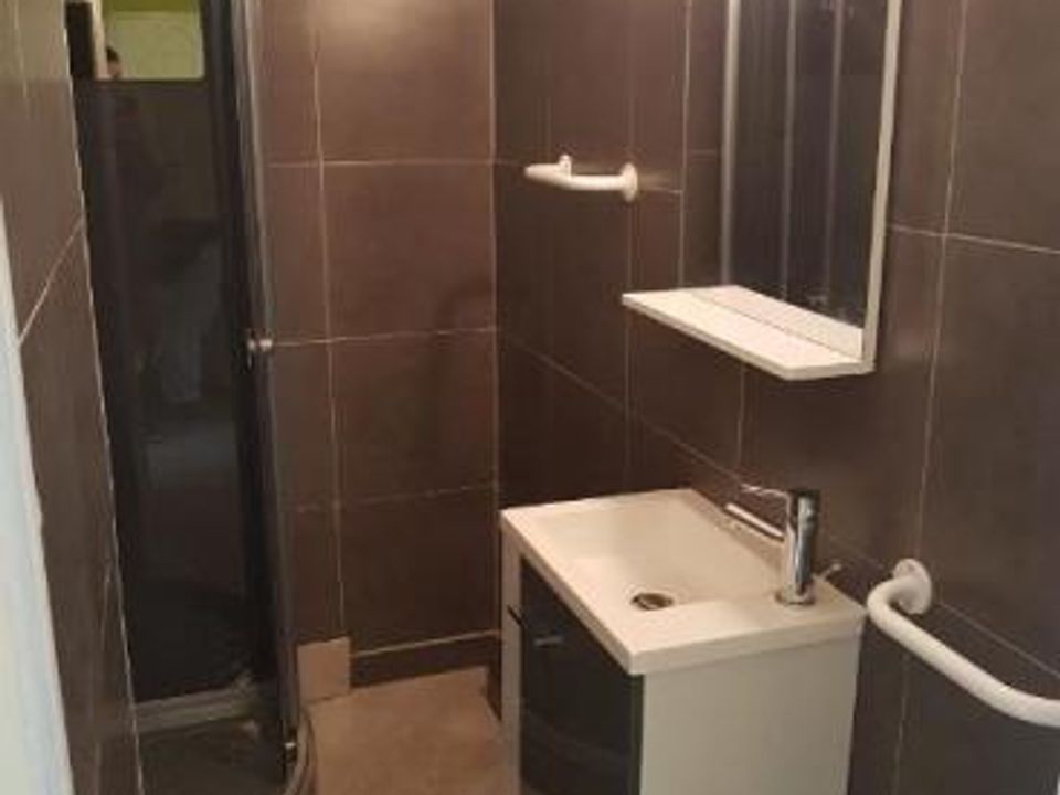 Apartment in Roanne, Loire - photo 3