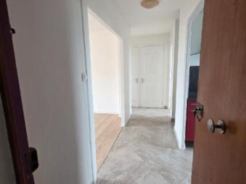 Apartment in Roanne, Loire - photo 4
